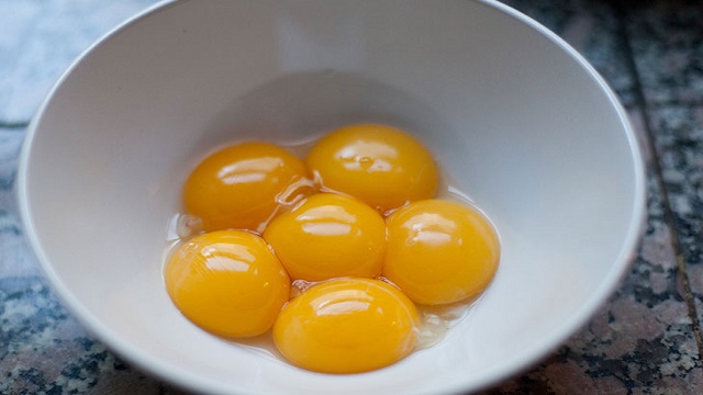لسیتین زرده تخم مرغ یک امولسیفایر طبیعی