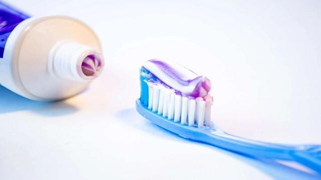 کاربرد سدیم ساخارین در خمیر دندان ها